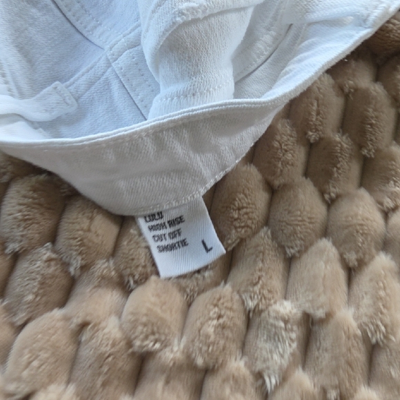 Eunina White Jean Shorts Distressed Frayed Hem - Picture 4 of 5